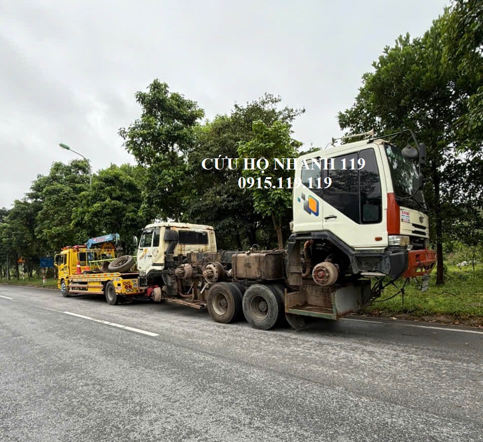 cẩu cứu hộ xe container