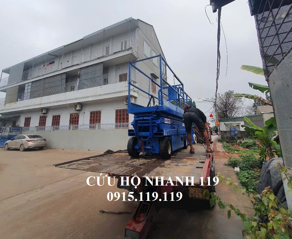 giá xe cứu hộ giao thông vận chuyển xe nâng